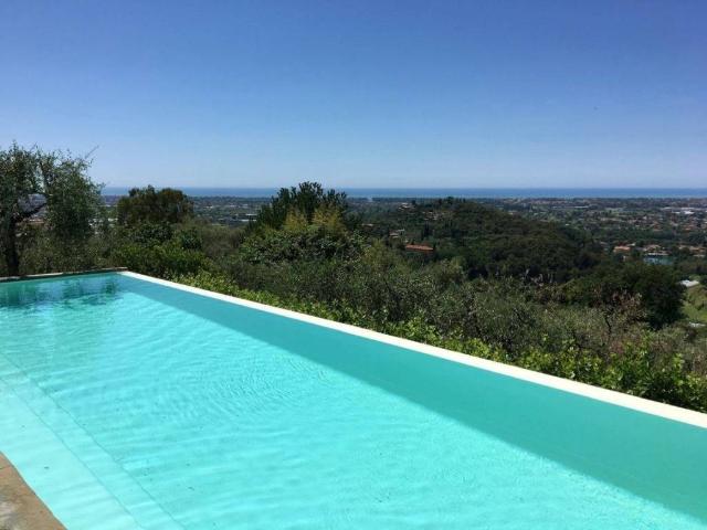 Villa Indipendente in vendita a Tonfano, Lucca