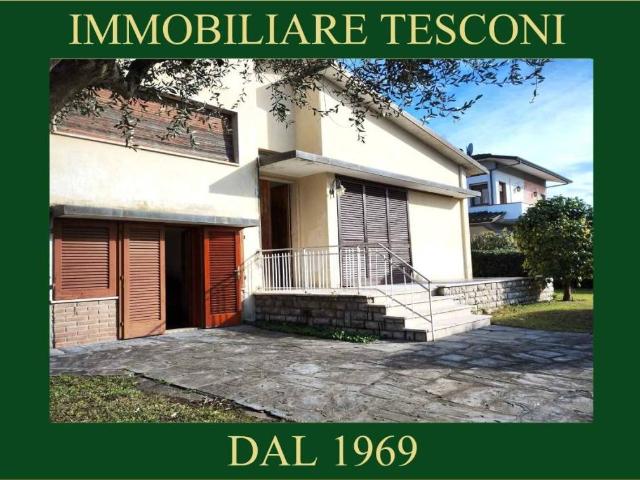 Villa Indipendente in vendita a Tonfano, Toscana