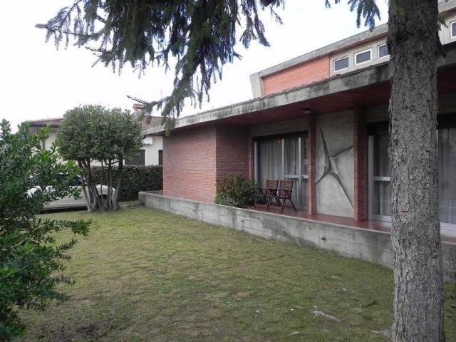 Villa Indipendente in vendita a Tonfano, Toscana