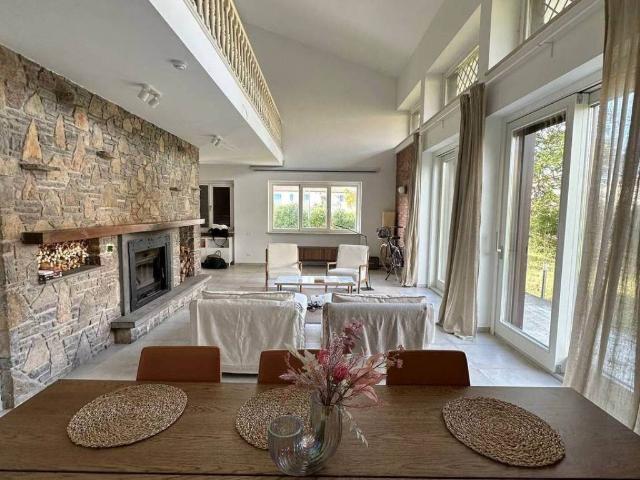 Villa Indipendente in vendita a Camaiore, Toscana