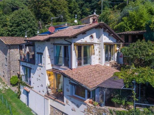 Villa Indipendente in vendita a Tonfano, Toscana