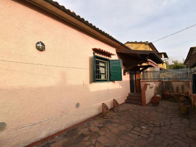 Villa Indipendente in vendita a Tonfano, Toscana