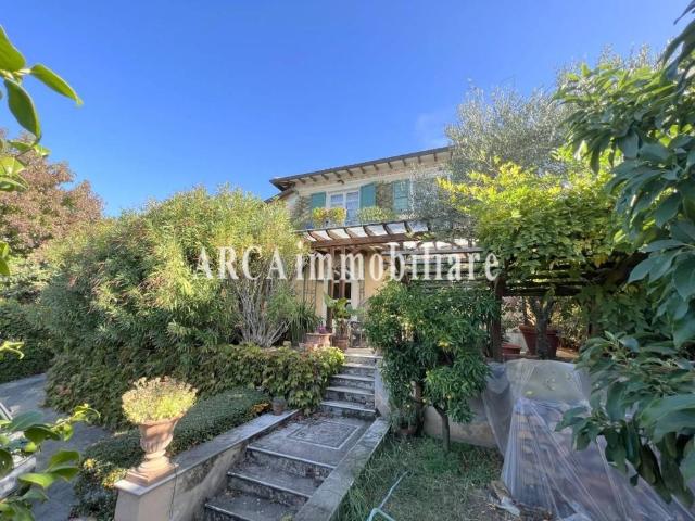 Villa Indipendente in vendita a Tonfano, Toscana