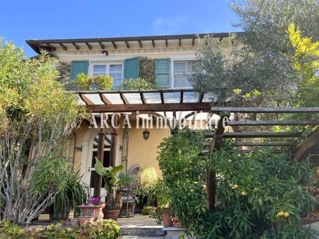 Villa Indipendente in vendita a Tonfano, Toscana