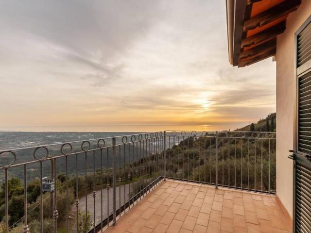 Villa Indipendente in vendita a Tonfano, Toscana