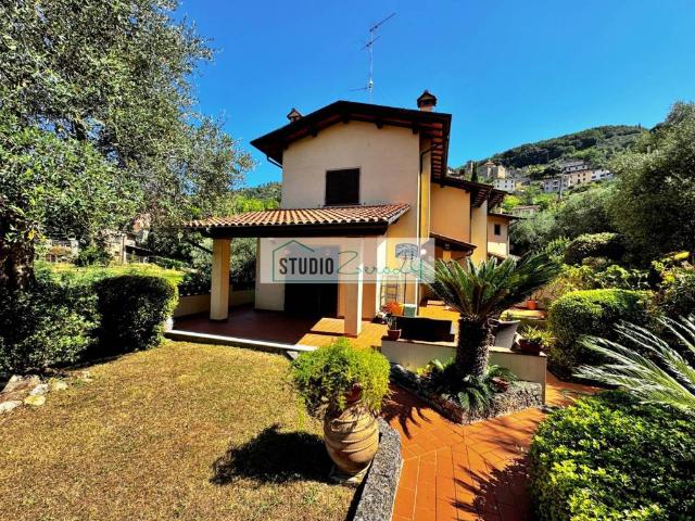 Villa Indipendente in vendita a Tonfano, Toscana