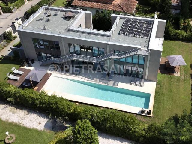 Villa Indipendente in vendita a Tonfano, Toscana