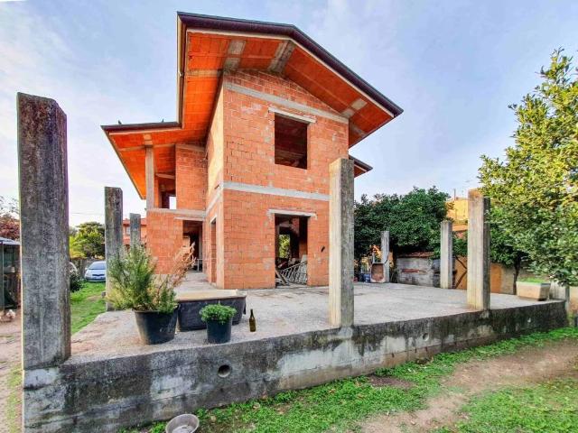 Villa Indipendente in vendita a Crociale, Tonfano