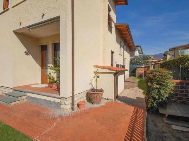 Villa Indipendente in vendita a Tonfano, Toscana