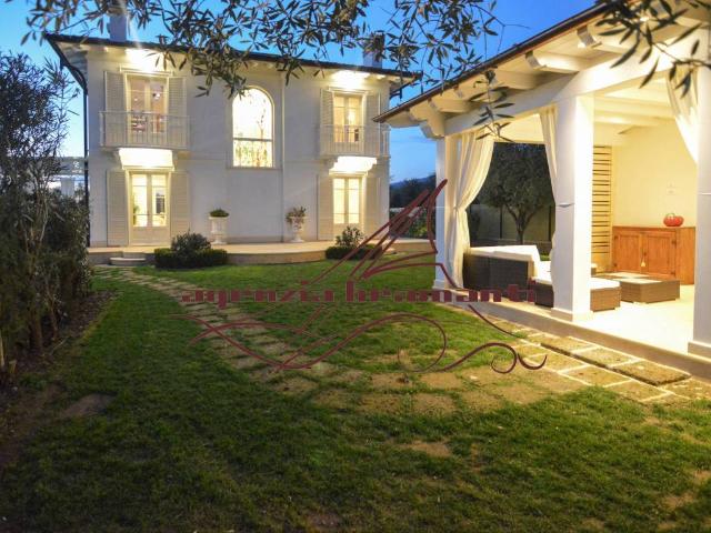 Villa Indipendente in vendita a Vaiana, Forte Dei Marmi
