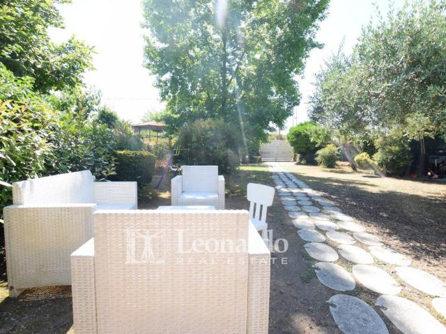 Villa Indipendente in vendita a Tonfano, Toscana