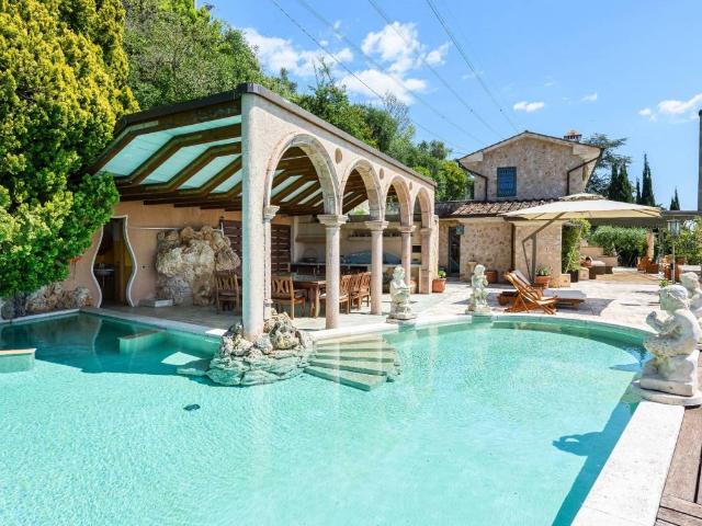 Villa Indipendente in vendita a Tonfano, Toscana