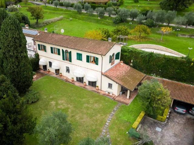 Villa Indipendente in vendita a Tonfano, Toscana