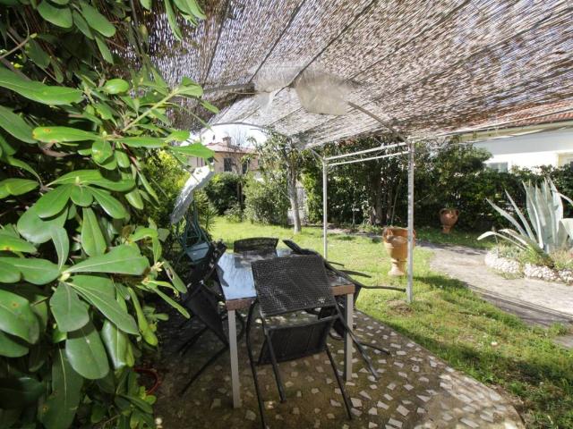 Villa Indipendente in vendita a Tonfano, Toscana