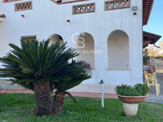 Villa Indipendente in vendita a Tonfano, Toscana