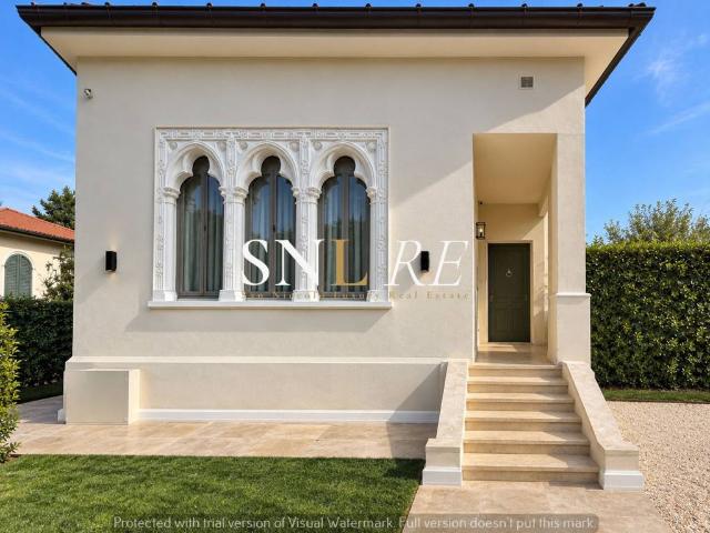 Villa Indipendente in vendita a Marina di Pietrasanta, Pietrasanta