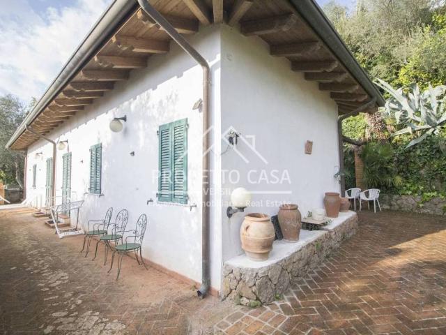 Villa Indipendente in vendita a Tonfano, Toscana