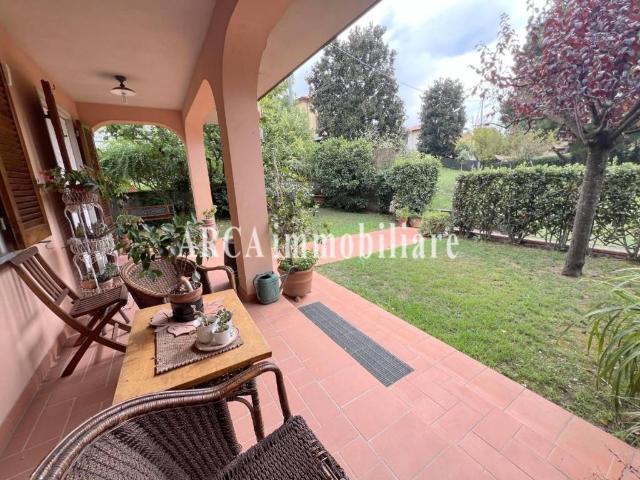 Villa Indipendente in vendita a Tonfano, Toscana