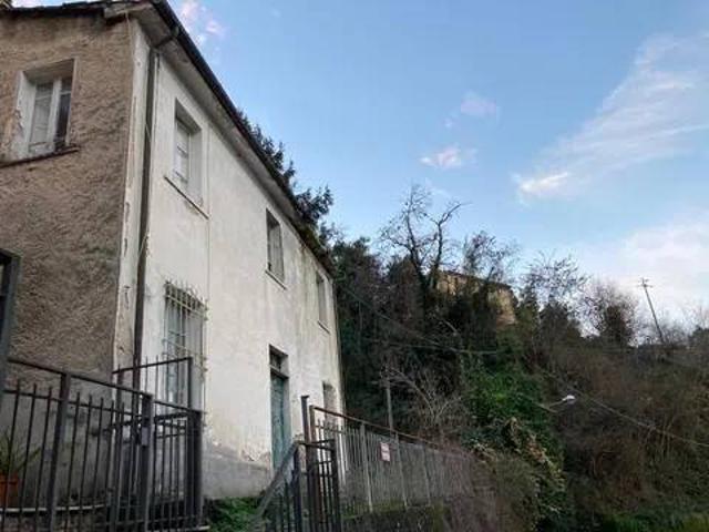 Villa Indipendente in vendita a Prato, Montignoso