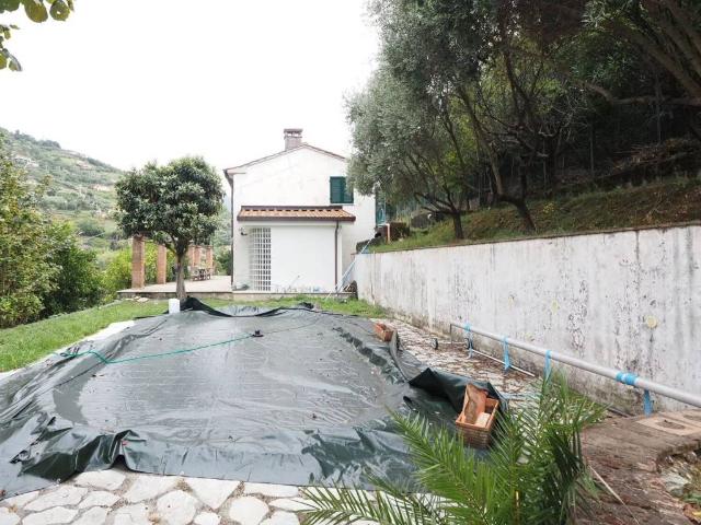 Villa Indipendente in vendita a Tonfano, Toscana