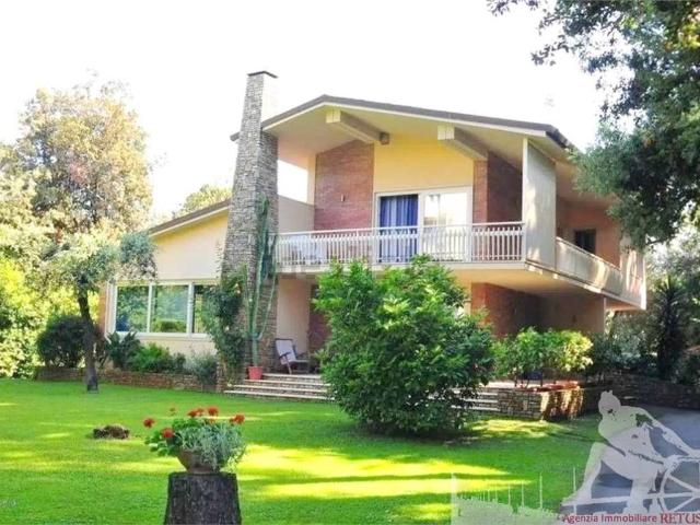 Villa Indipendente in vendita a Tonfano, Toscana