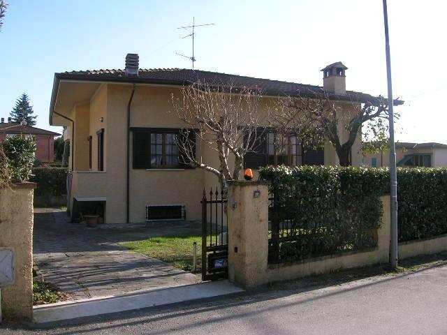 Villa Indipendente in vendita a Tonfano, Toscana