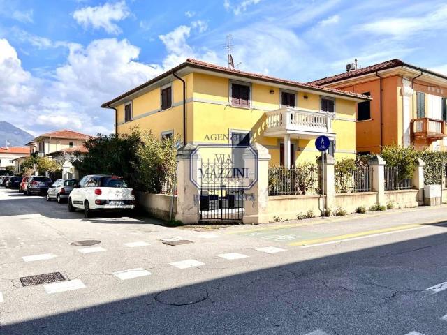 Villa Indipendente in vendita a Tonfano, Toscana