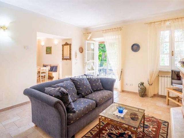 Villa Indipendente in vendita a Tonfano, Toscana
