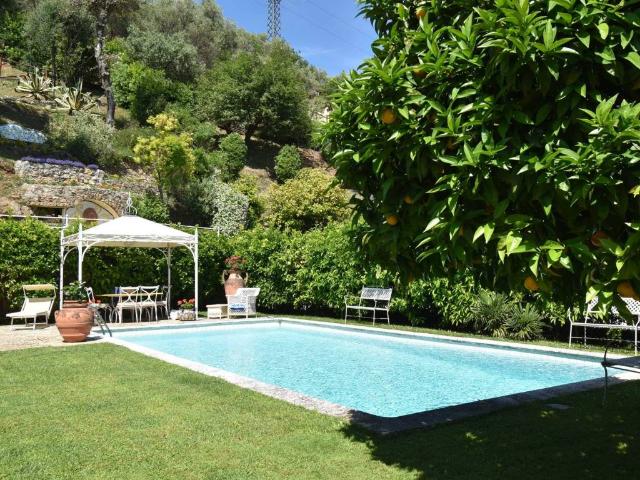Villa Indipendente in vendita a Tonfano, Toscana