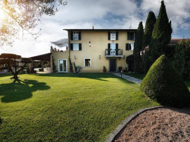 Villa Indipendente in vendita a Tonfano, Toscana