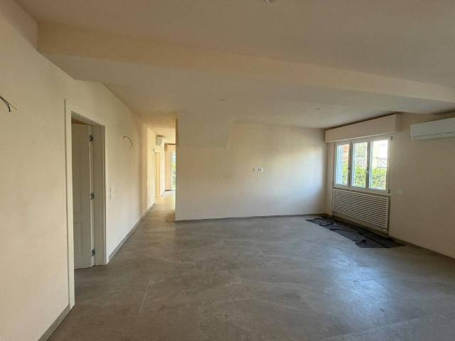 Villa Indipendente in vendita a Marina di Pietrasanta, Pietrasanta