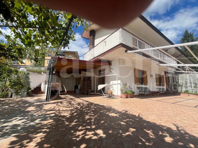 Villa Indipendente in vendita a Pietrastornina, Campania