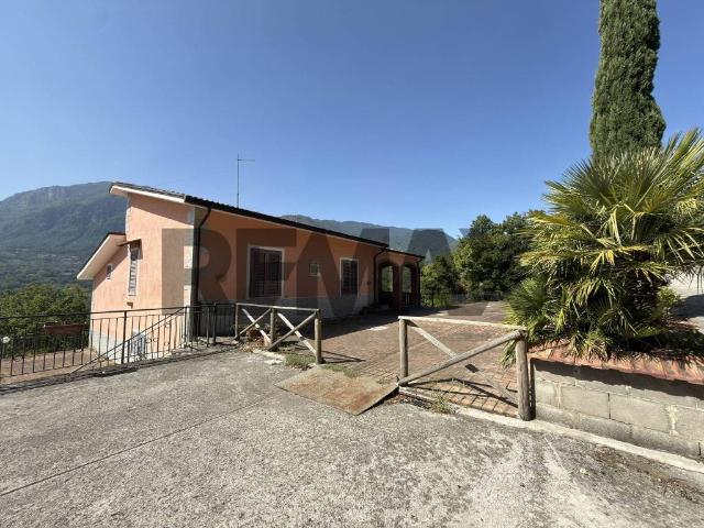 Villa Indipendente in vendita a Mabili, Pietrastornina