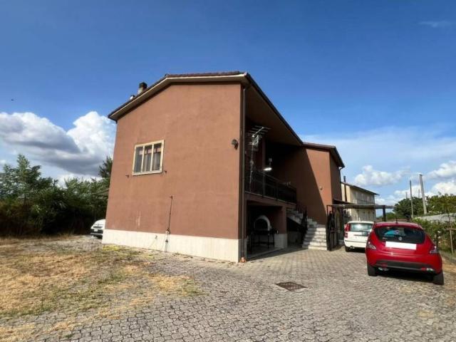 Villa Indipendente in vendita a Pietrelcina, Campania