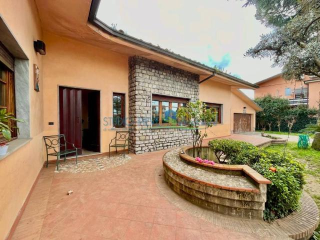 Villa Indipendente in vendita a Pieve A Nievole, Toscana
