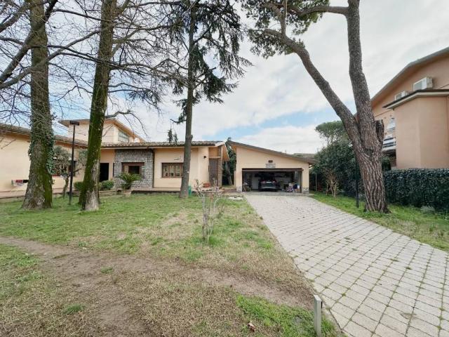 Villa Indipendente in vendita a Pieve A Nievole, Toscana