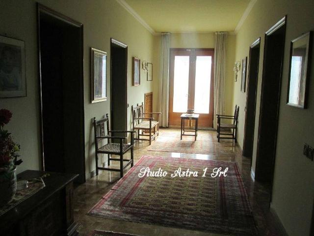 Villa Indipendente in vendita a Crespano Del Grappa, Veneto