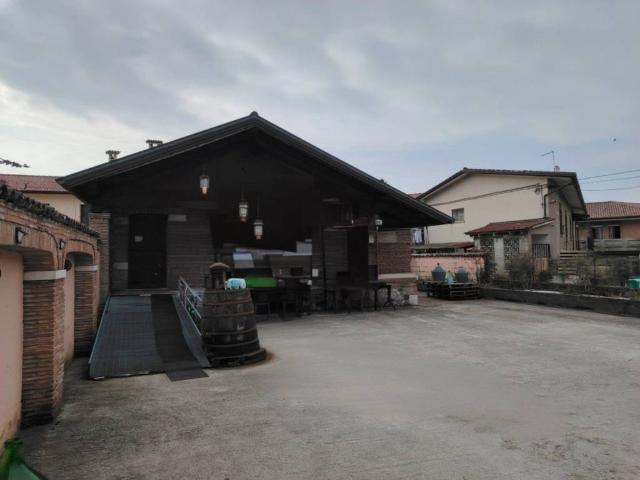 Villa Indipendente in vendita a Crespano Del Grappa, Veneto