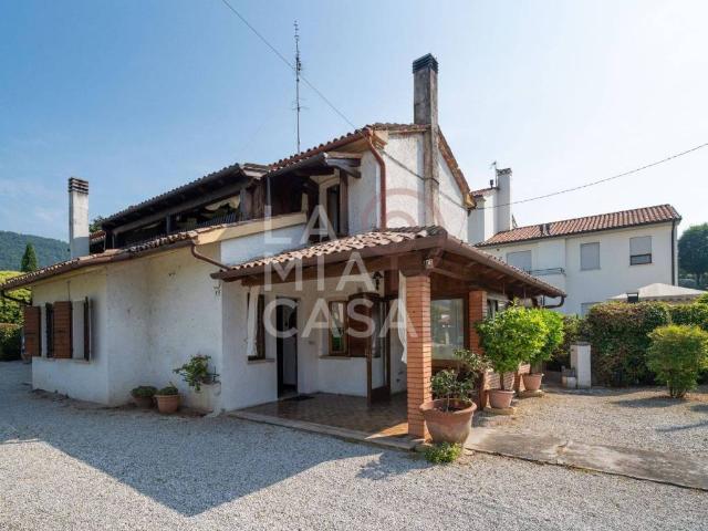 Villa Indipendente in vendita a Pieve Di Soligo, Veneto