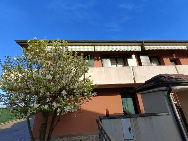 Villa Indipendente in vendita a Pieve D'olmi, Lombardia