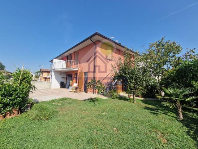 Villa Indipendente in vendita a Pieve D'olmi, Lombardia