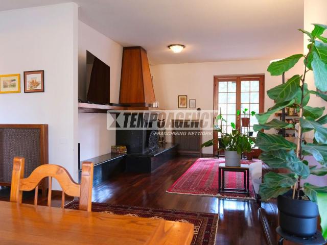 Villa Indipendente in vendita a Pieve Emanuele, Lombardia