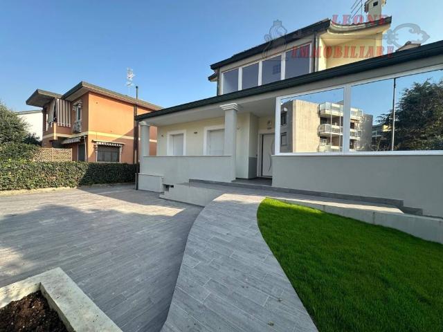 Villa Indipendente in vendita a Pieve Emanuele, Lombardia