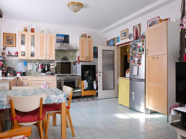 Villa Indipendente in vendita a Pieve Emanuele, Lombardia