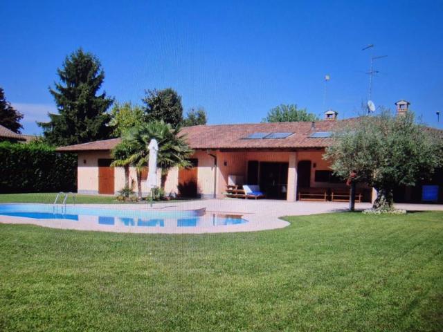 Villa Indipendente in vendita a Quartiere Cassinetta, Pieve Fissiraga