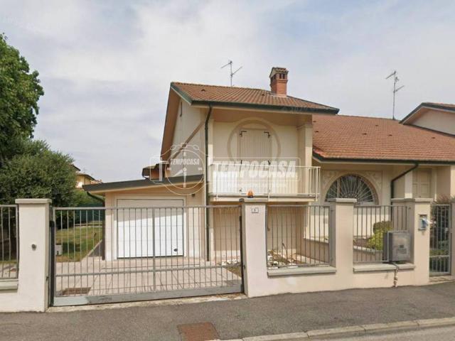 Villa Indipendente in vendita a Pieve Fissiraga, Lodi