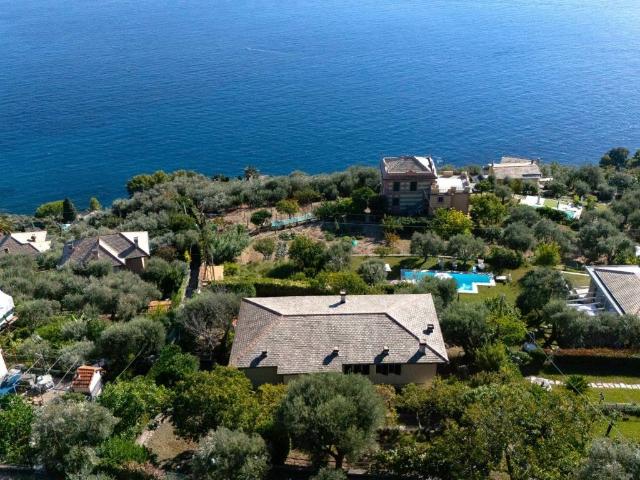 Villa Indipendente in vendita a Pieve Ligure, Genova