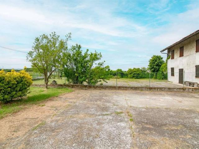 Villa Indipendente in vendita a Pieve Porto Morone, Lombardia