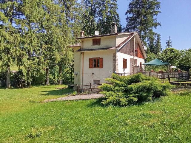 Villa Indipendente in vendita a Piglio, Lazio