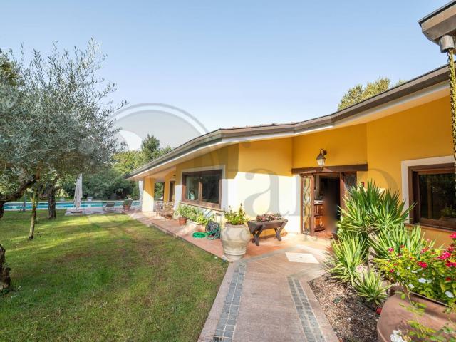 Villa Indipendente in vendita a Pignataro Interamna, Lazio